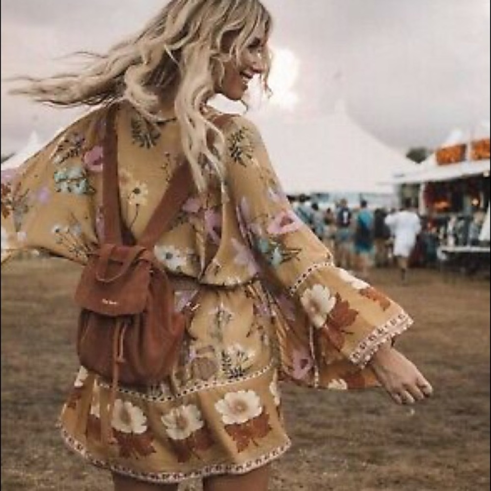 Spell wild bloom kimono has tie